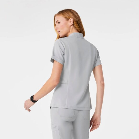 NWT FIGS INALA SLIM SCRUB TOP--SILVER ARROWS GREY--SIZE MEDIUM--IN PACKAGING - Picture 5 of 9